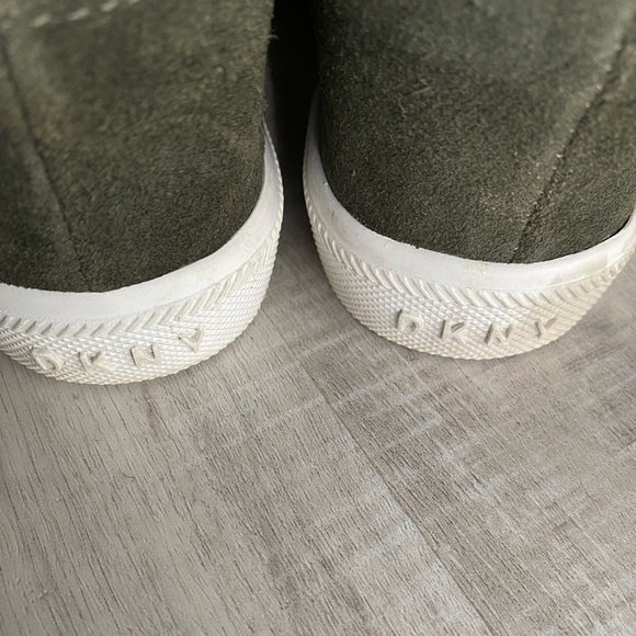 DKNY Wedged camo sneaker | size 10 - Picture 3 of 6